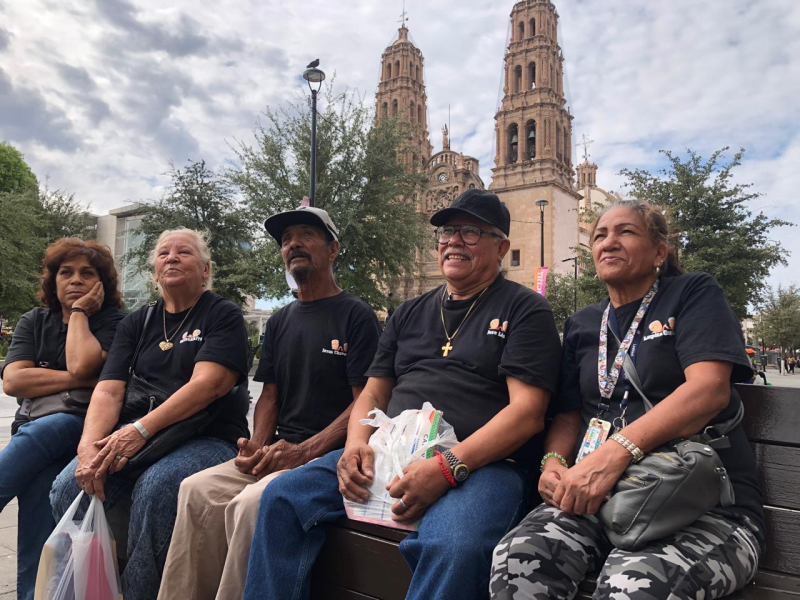 Adultos mayores del Club Punta Oriente gestionan reunión con Recursos Humanos del Congreso