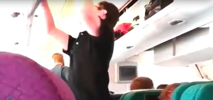 &Uacute;ltimos momentos del avi&oacute;n Malaysia Airlines (VIDEO)