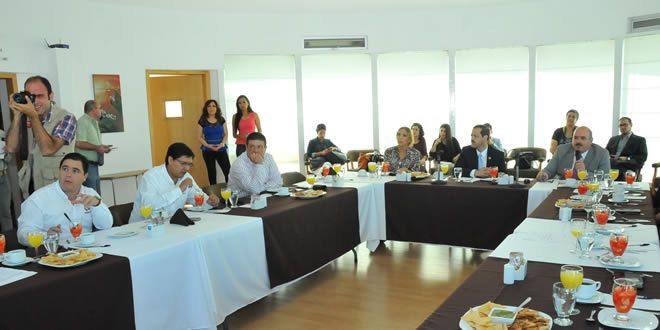 Exponen plan de movilidad urbana de Juárez a diputados
