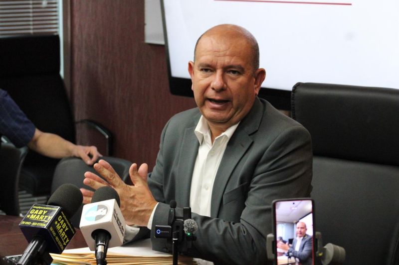 “Una Corte manchada”: Estrada denuncia sueldos exorbitantes y favoritismos judiciales