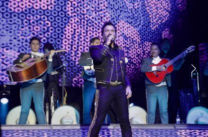 Cierra FICUU 2026 con concierto de Alejandro Fernández ante 40 mil asistentes