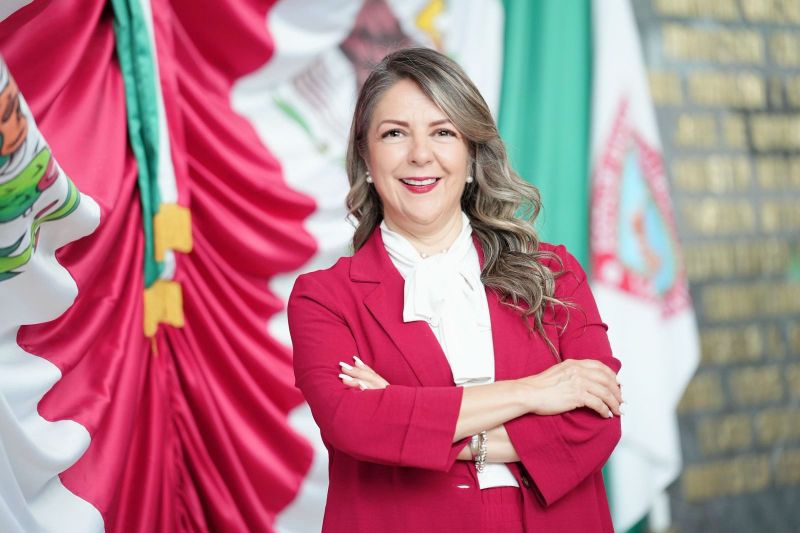Participa Rosana Díaz en marchas del 8M y cuestiona blindajes: “Protegen edificios, ¿pero dónde está la protección para las mujeres?”