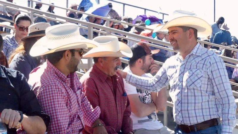 Invita Saúl Mireles a inscribirse a los apoyos para ganado de registro