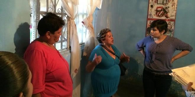 Entrega Dip. materiales de construcci&oacute;n a afectados por lluvias en Ju&aacute;rez